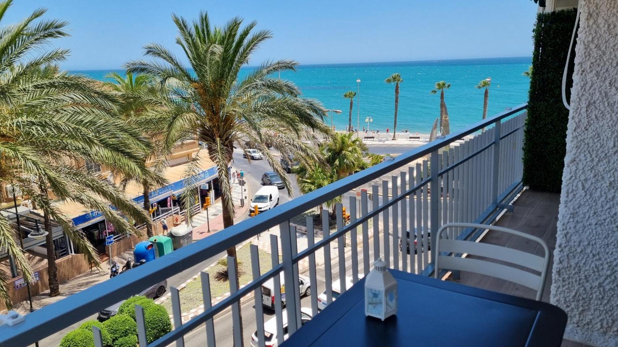 Maite Blue Beachfront Apartment